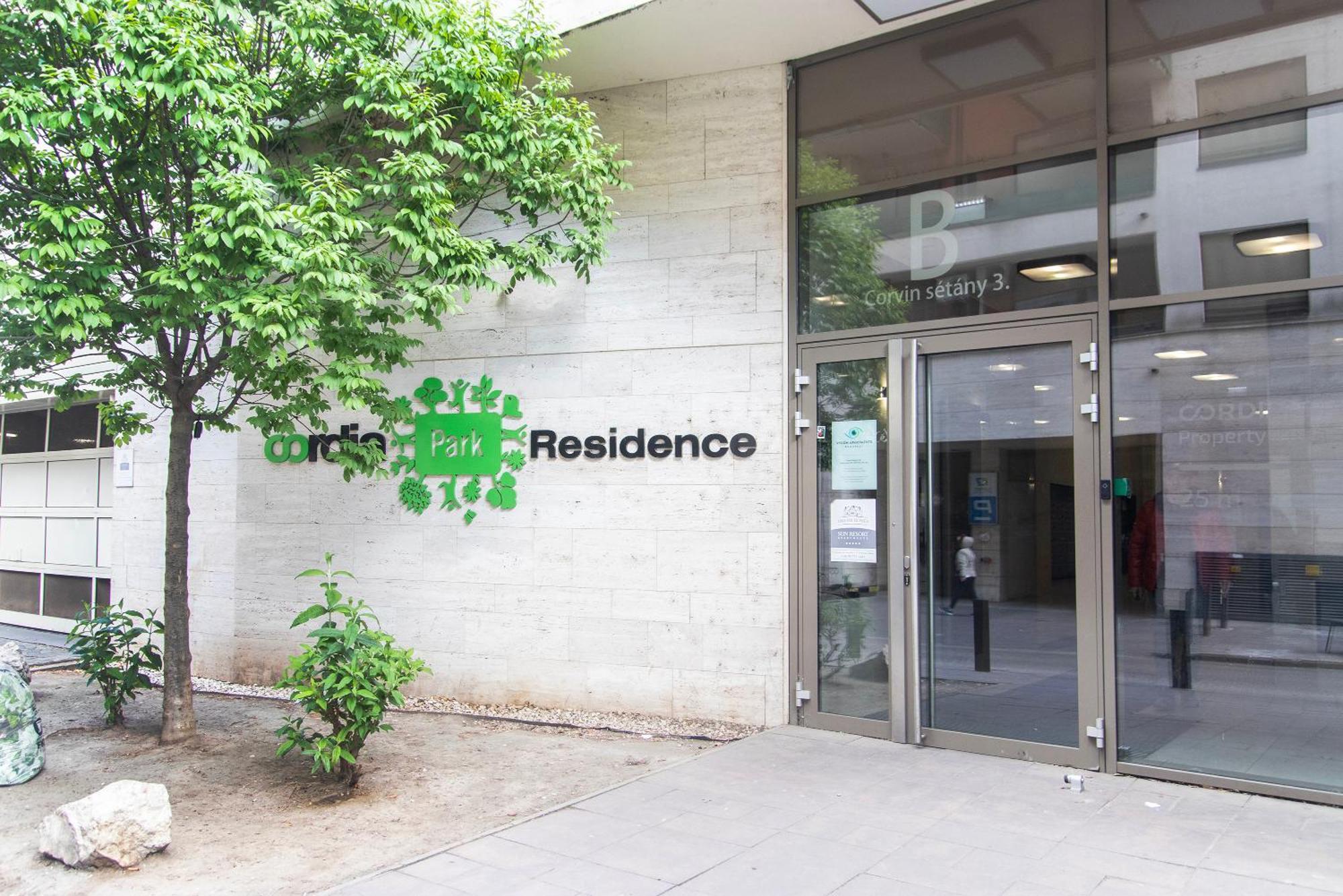 Corvin Gem Apartment With Parking, Budapest